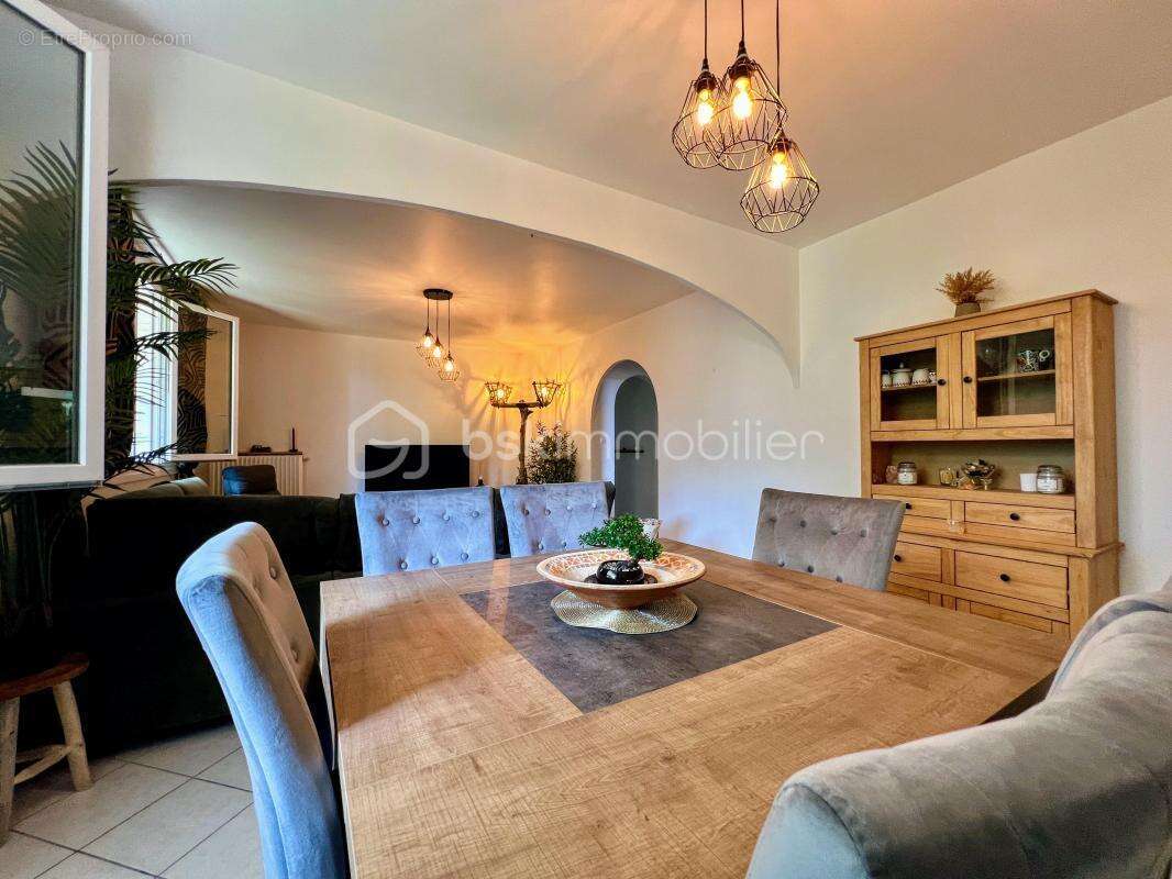 Appartement à DECINES-CHARPIEU