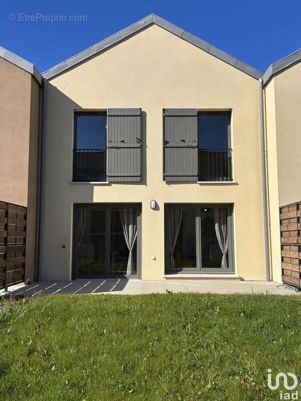 Photo 1 - Maison à MARLY-LA-VILLE