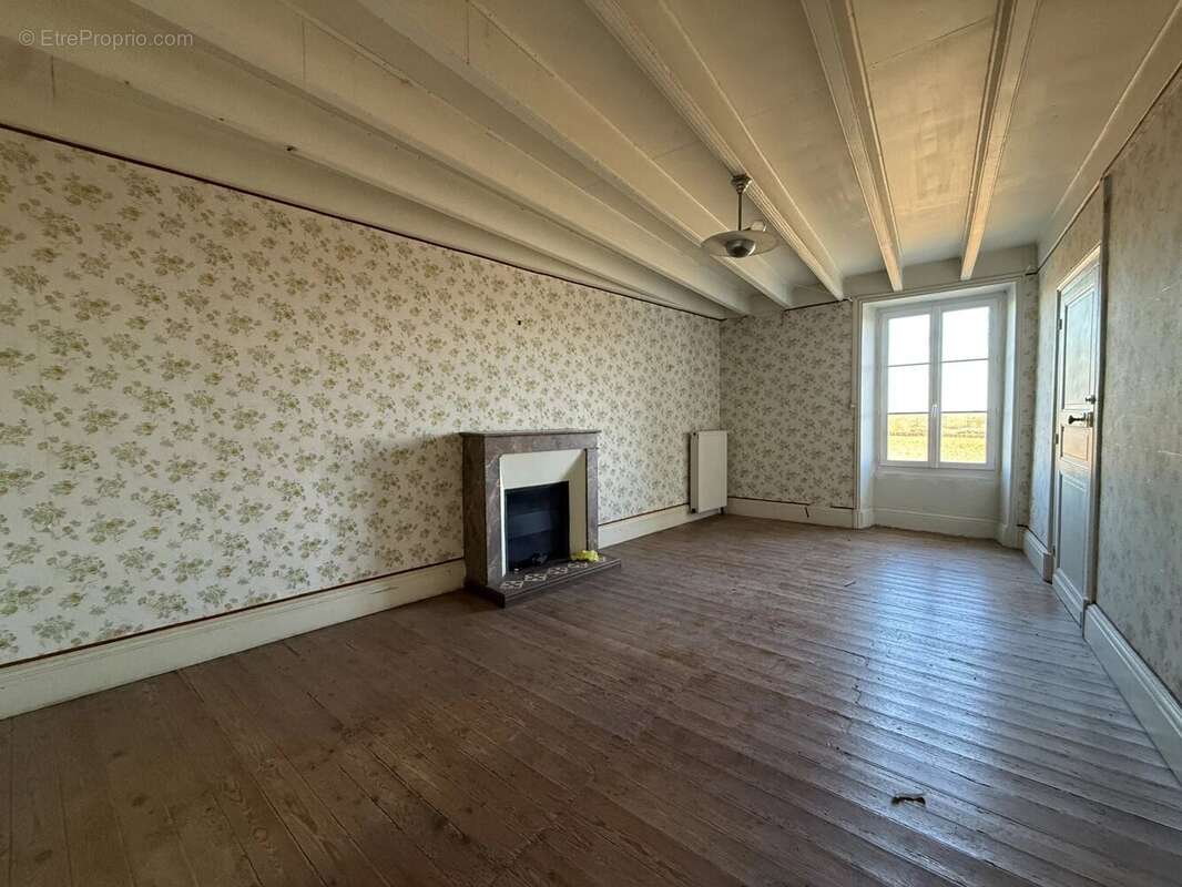 Maison à SOUVIGNE
