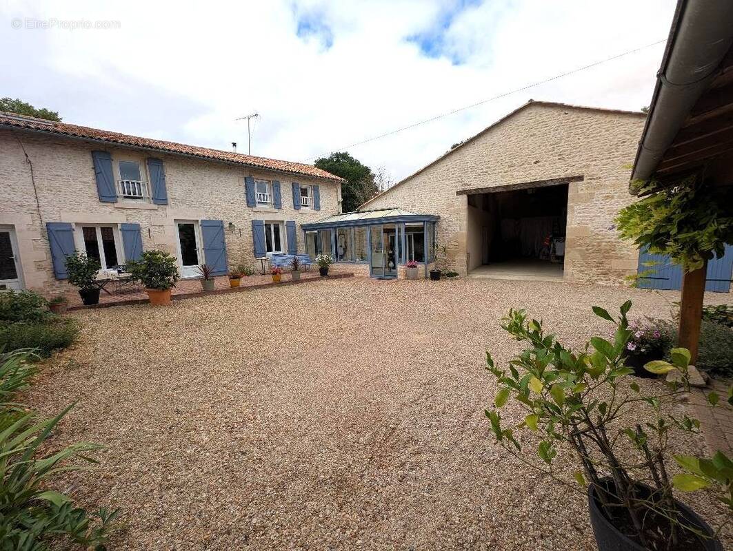 Maison à CHASSENEUIL-DU-POITOU