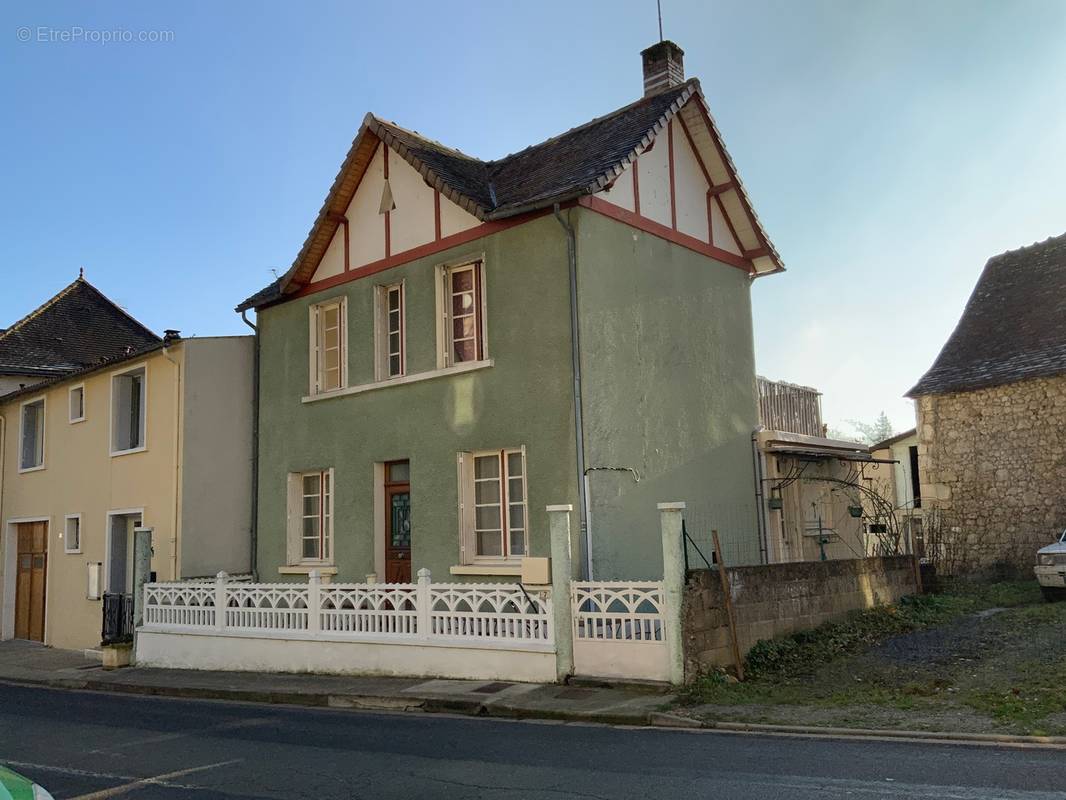 Maison à SAINT-PIERRE-DE-MAILLE
