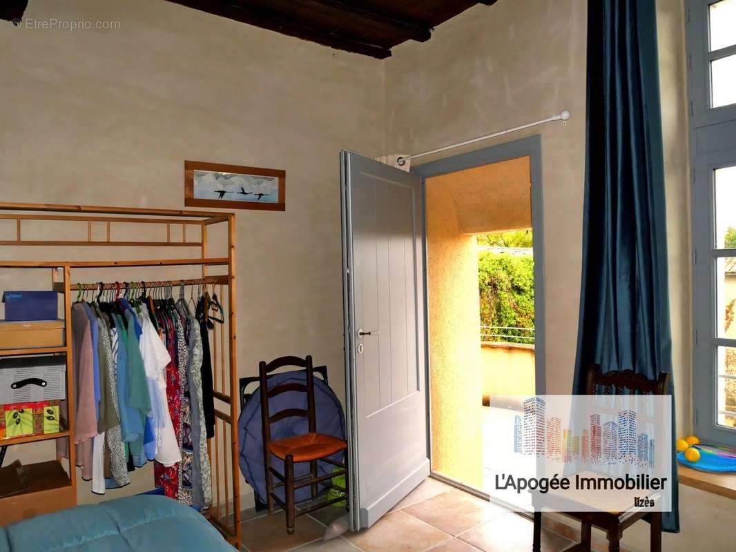 Appartement à LUSSAN