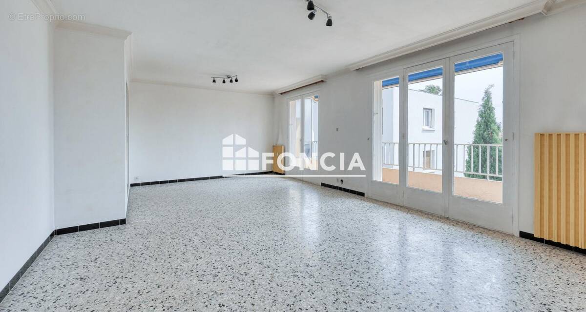 Appartement à SIX-FOURS-LES-PLAGES