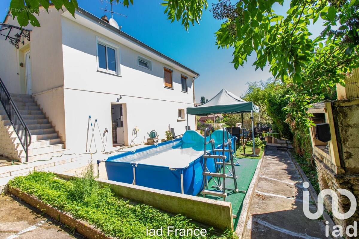 Photo 1 - Maison à ISSOU