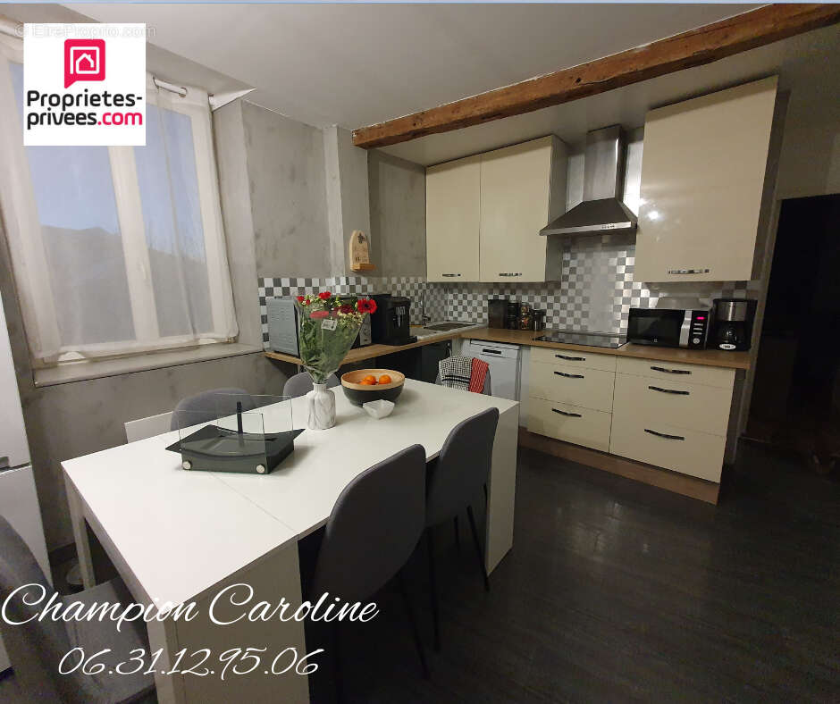 Appartement à PONT-SAINTE-MARIE