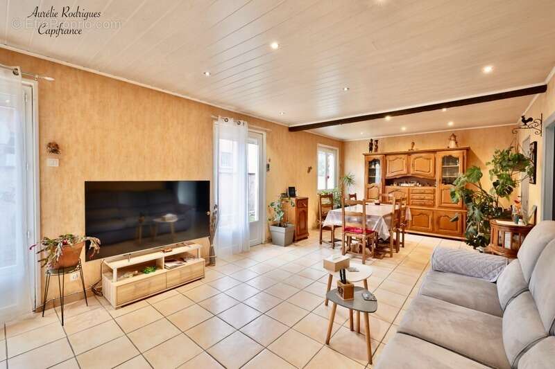 Maison à REPLONGES