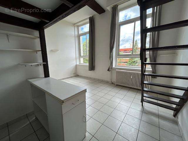  - Appartement à LYON-4E