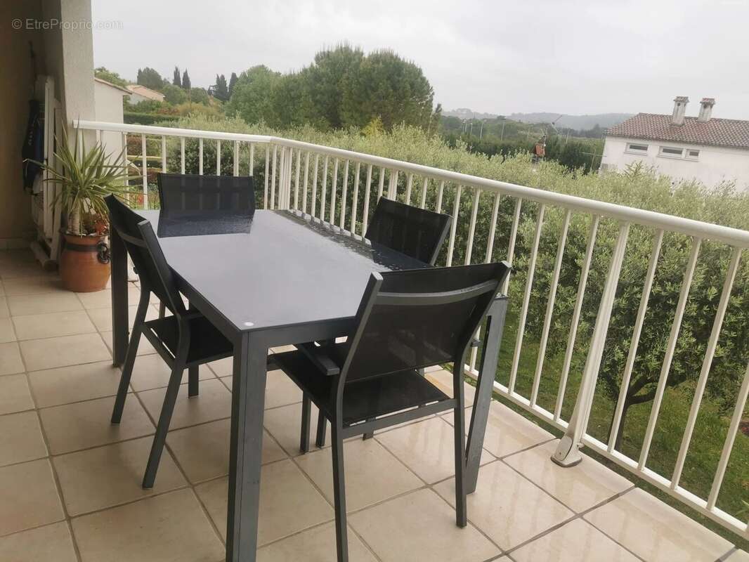 Appartement à LORGUES