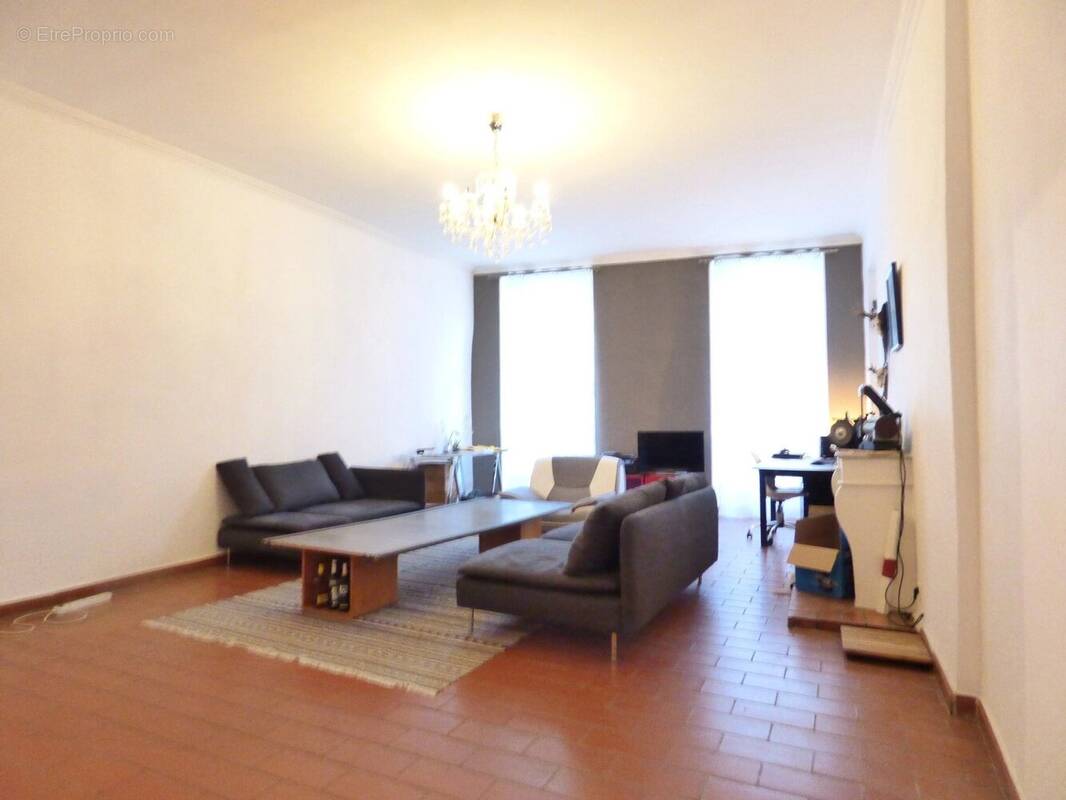 Appartement à MARSEILLE-7E