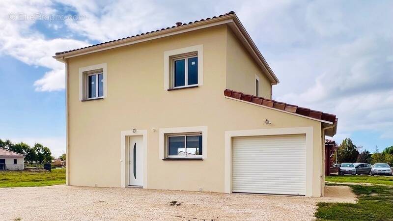 Maison à MONTBETON
