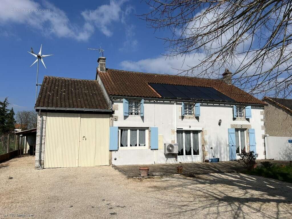 Maison à RUFFEC