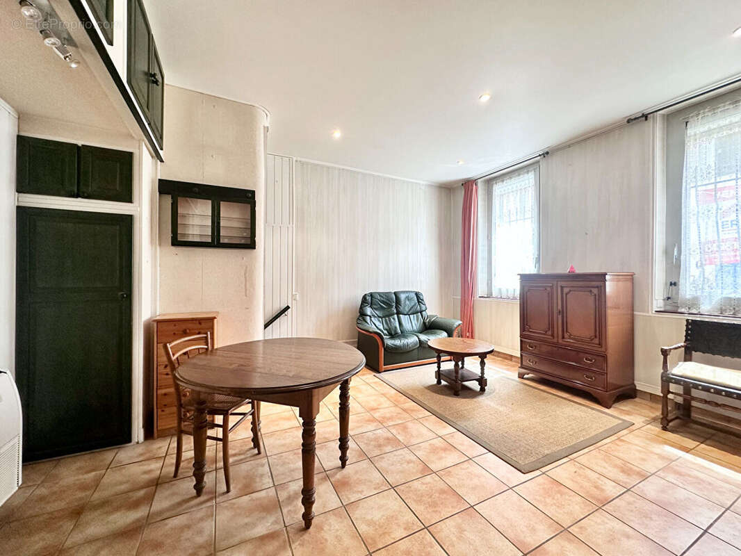 Appartement à MARSEILLE-5E