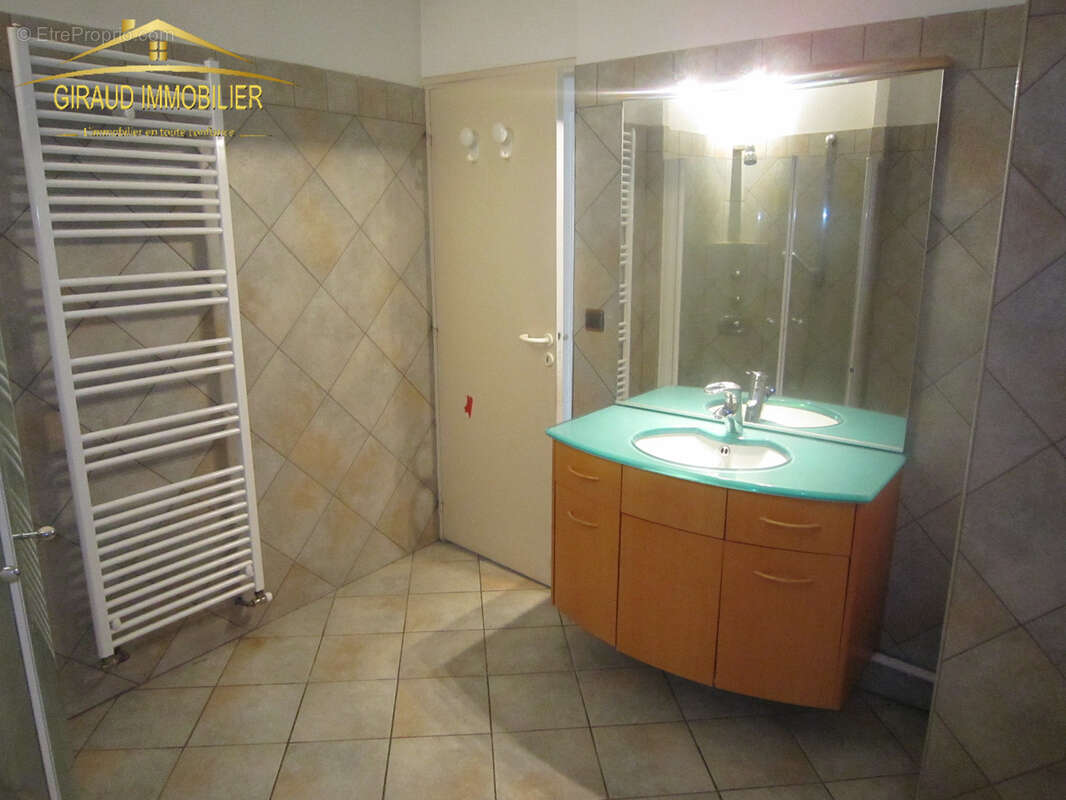 Appartement à CHARLIEU