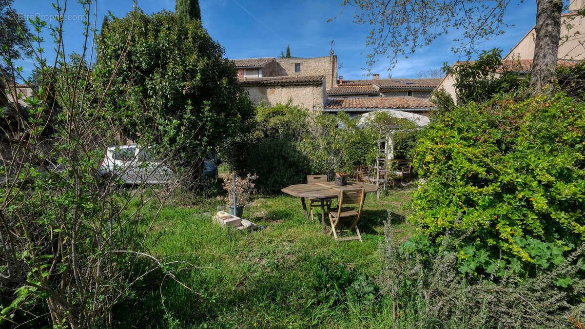 Maison à CUCURON
