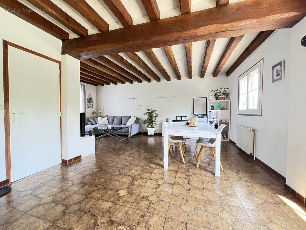 Maison à AUNAY-SOUS-AUNEAU