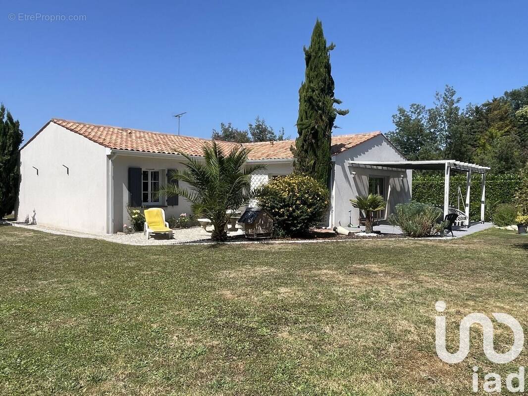 Photo 1 - Maison à SAINTES