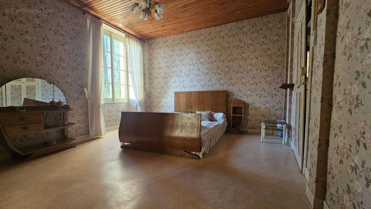 Maison à CASTELNAU-DE-MONTMIRAL