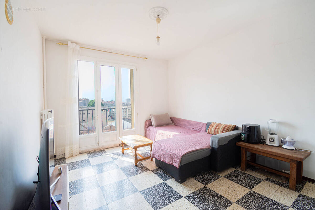 Appartement à MARSEILLE-2E