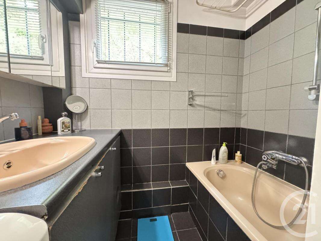 Appartement à FONTENAY-SOUS-BOIS