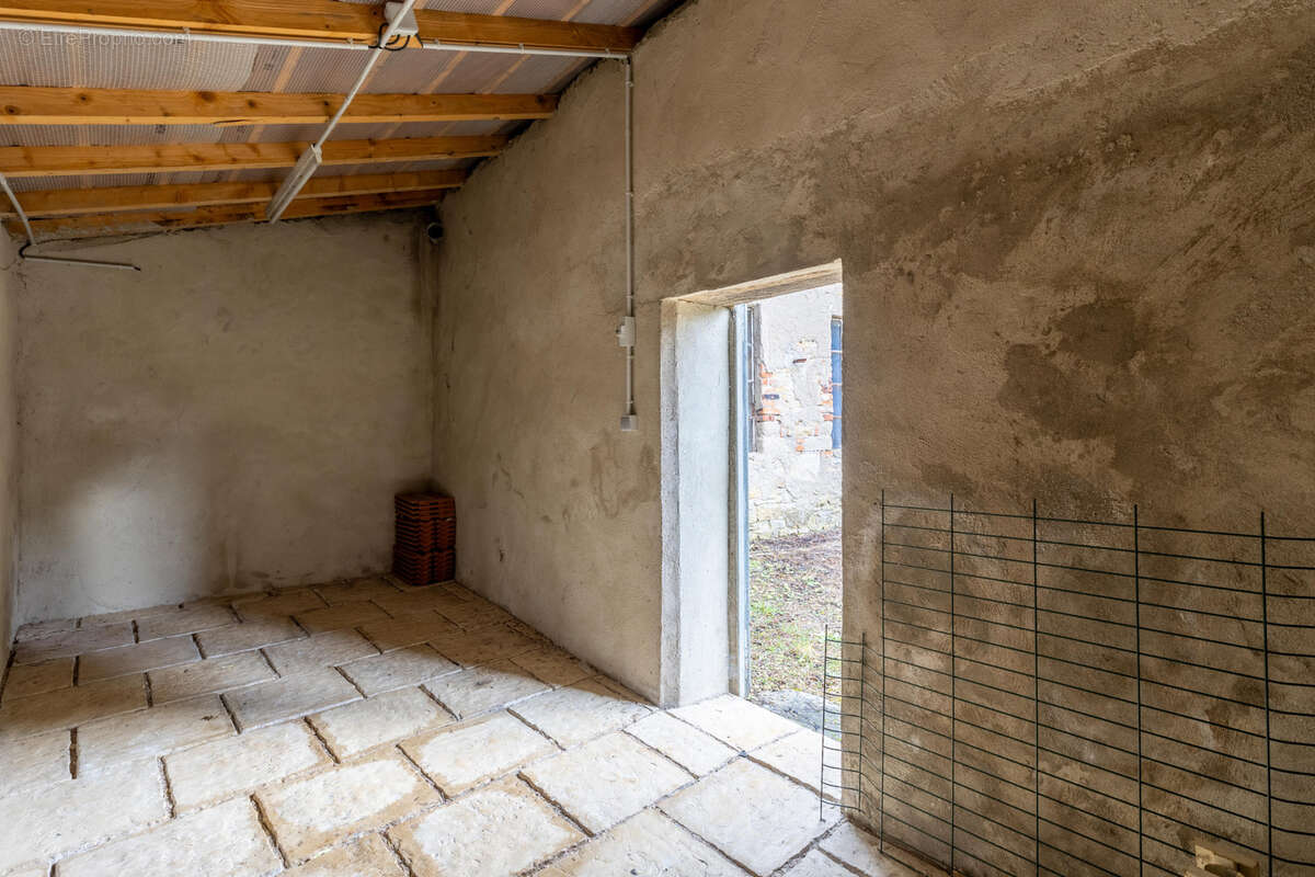 Appartement à CHATEL-SAINT-GERMAIN