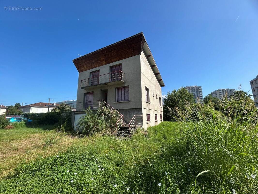 Maison à SAINT-MARTIN-D&#039;HERES