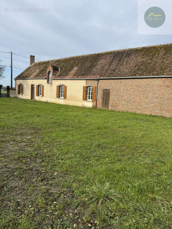 Maison à EGREVILLE