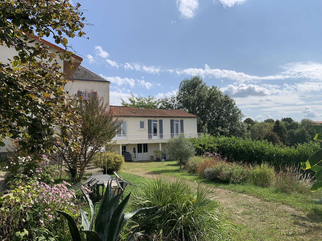 Maison à POUZAUGES