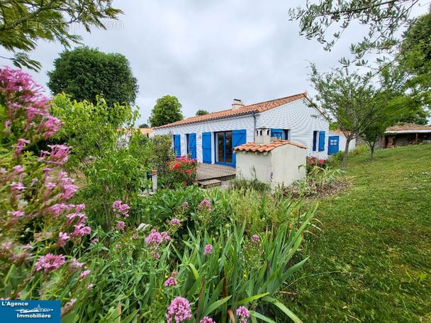 Maison à BOUIN
