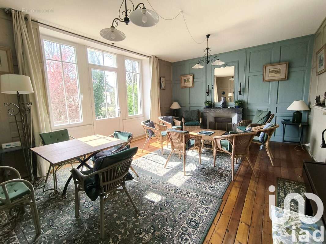 Photo 2 - Maison à MOUTIERS-LES-MAUXFAITS