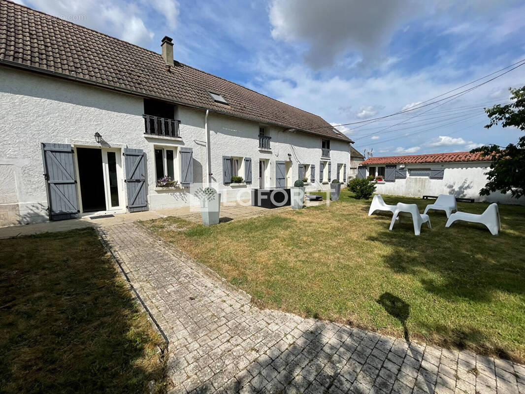 Maison à LONGNES