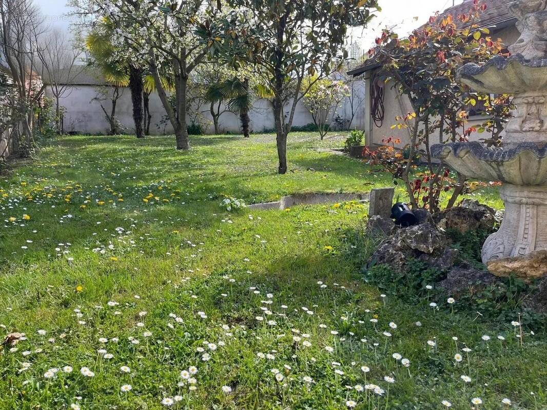 Photo 1 - Maison à VIROFLAY