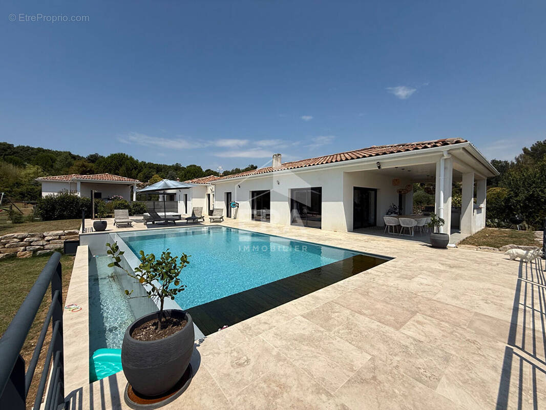 Maison à SAINT-MAXIMIN-LA-SAINTE-BAUME