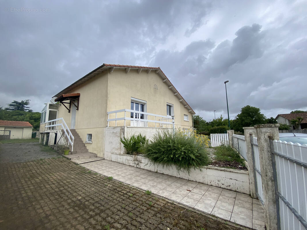 Maison à COULON