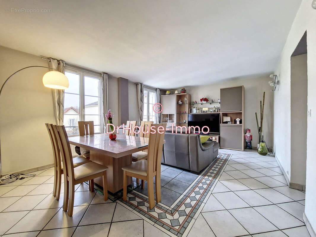 Appartement à LE BOURGET