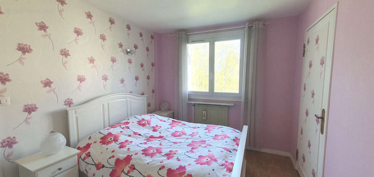 Appartement à L&#039;HAY-LES-ROSES
