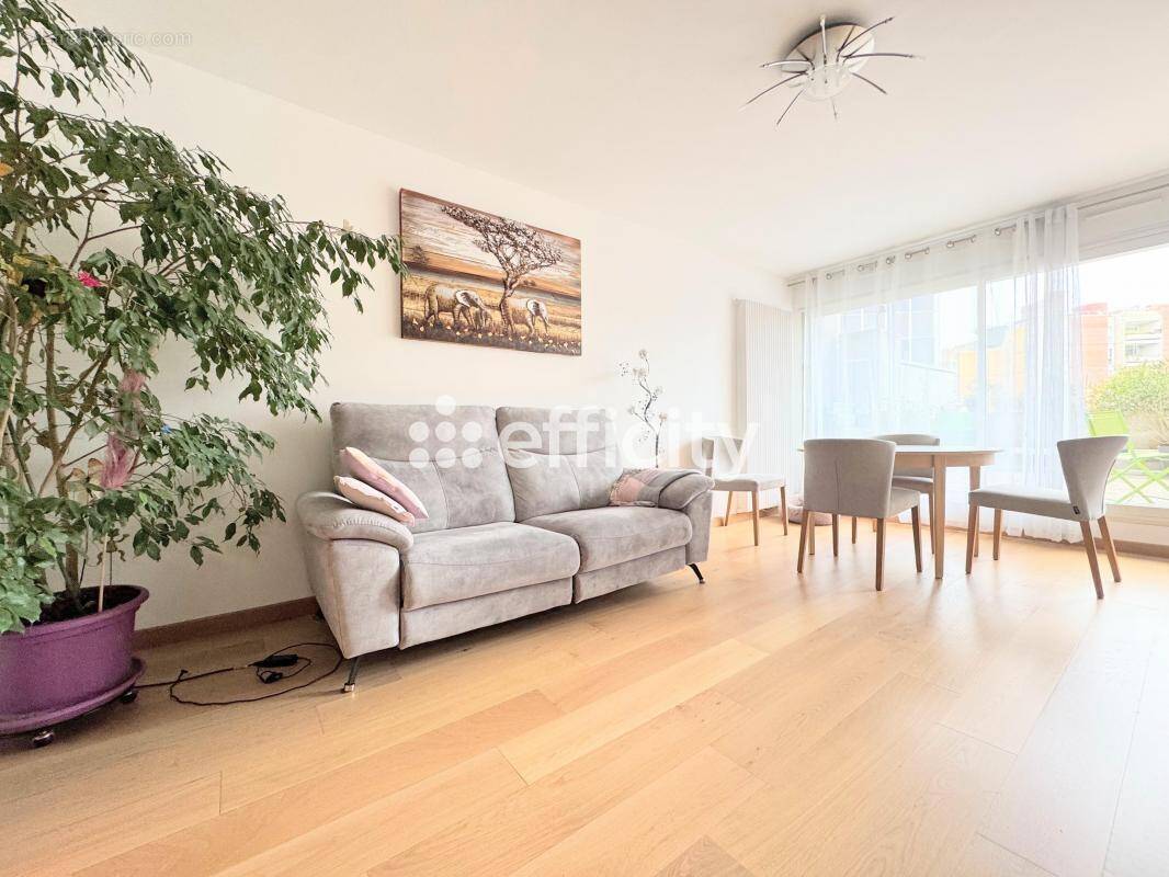 Appartement à MAISONS-ALFORT