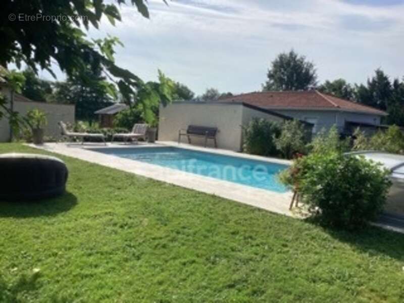 Maison à VILLENEUVE-DE-RIVIERE