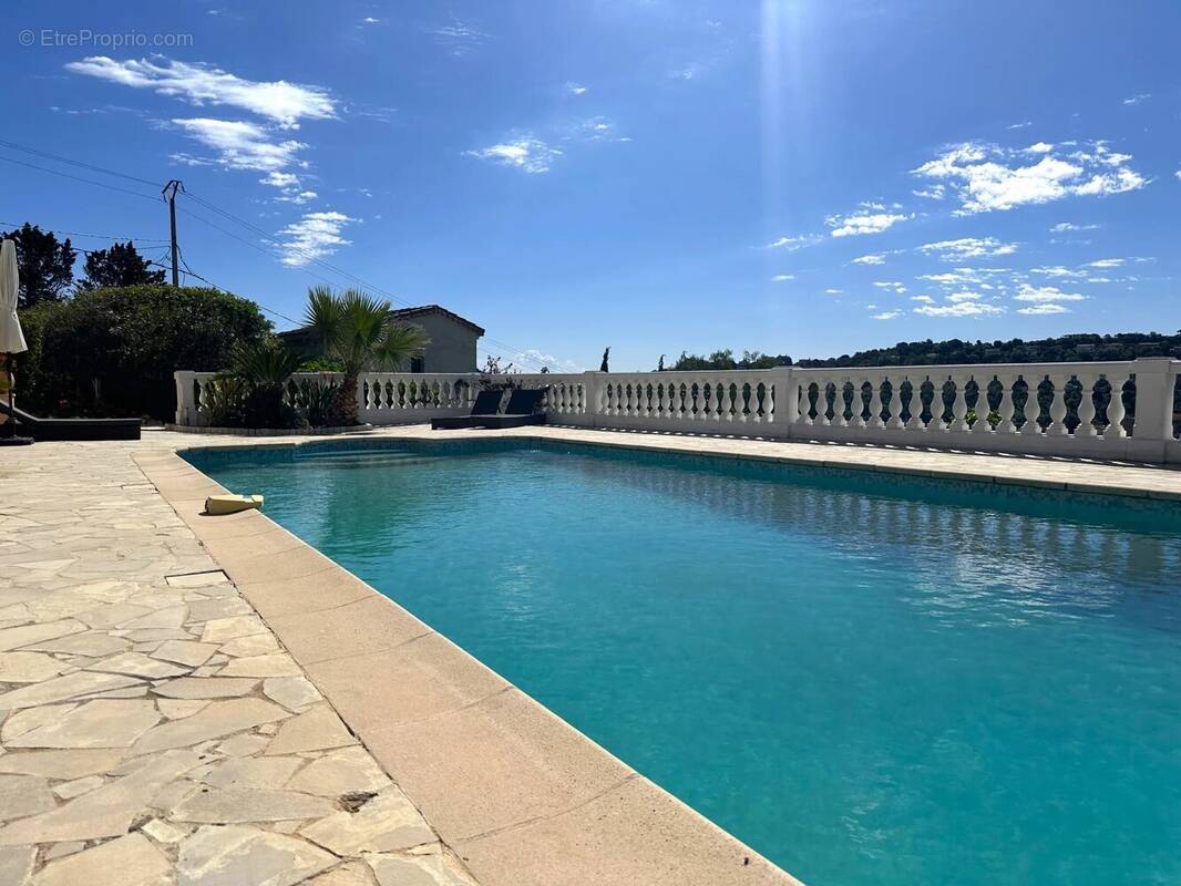 Maison à VALLAURIS