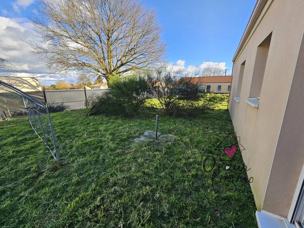 Maison à NUAILLE