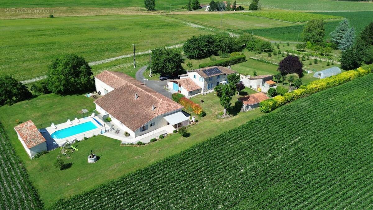 Maison à BERNEUIL