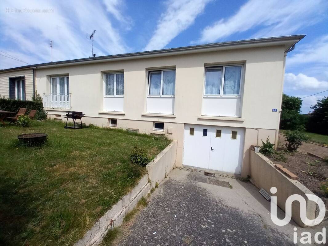 Photo 1 - Maison à VILLAINES-LA-JUHEL