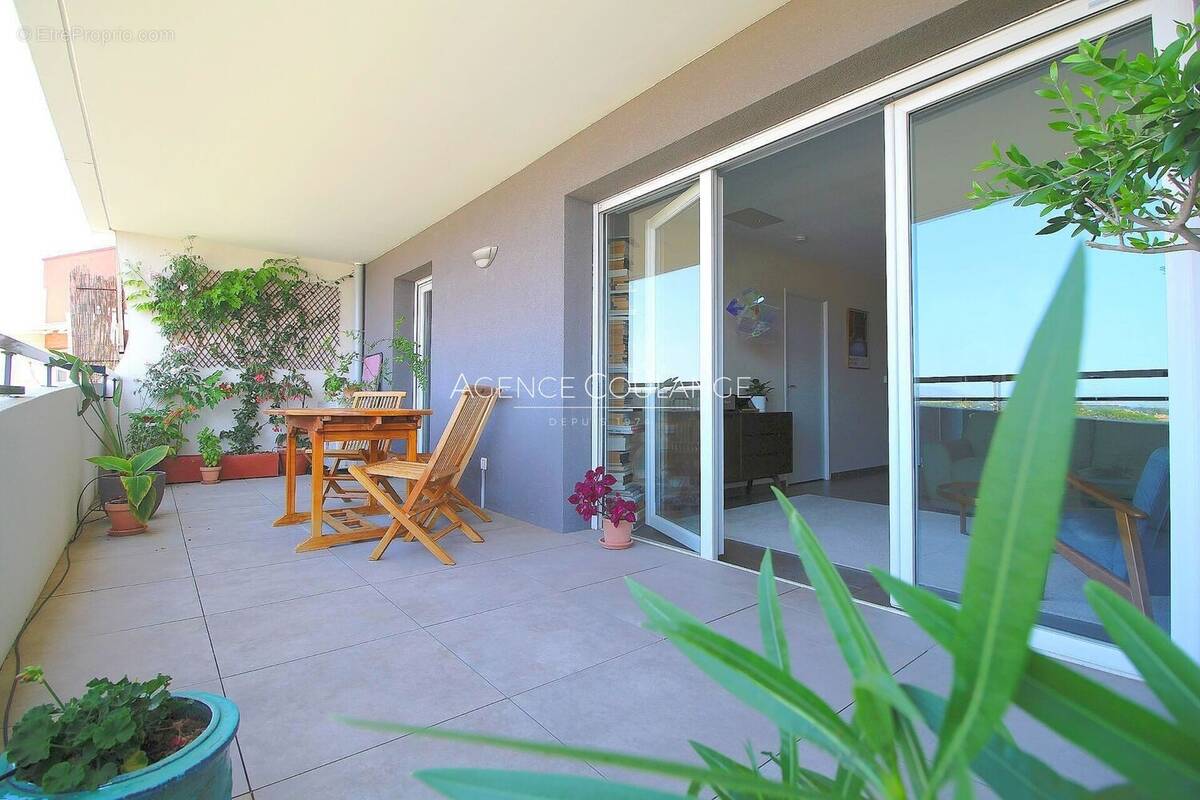 Appartement à SAINT-CYR-SUR-MER