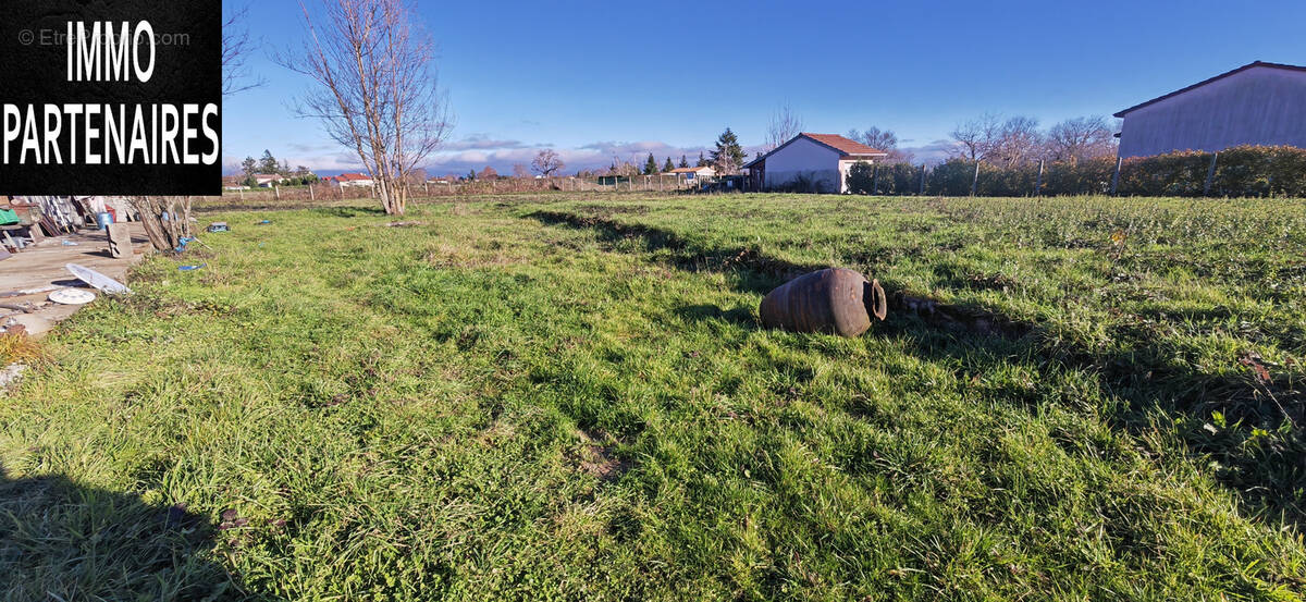 Terrain à VENDAT