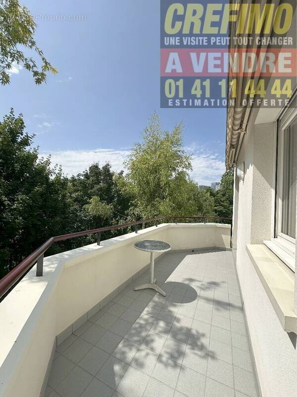 Appartement à COURBEVOIE