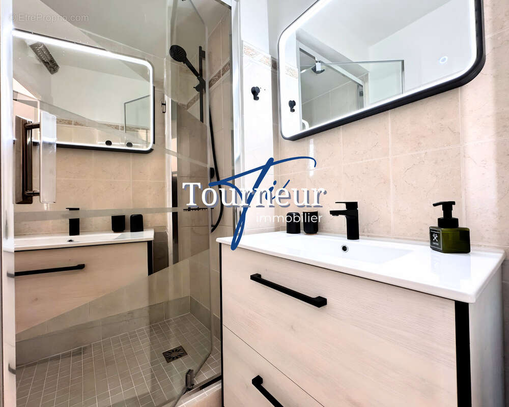 Appartement à SIX-FOURS-LES-PLAGES