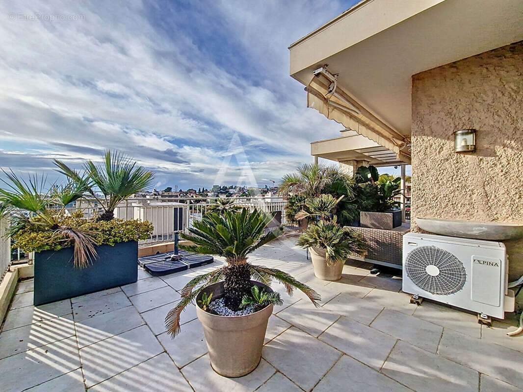 Appartement à LE CANNET