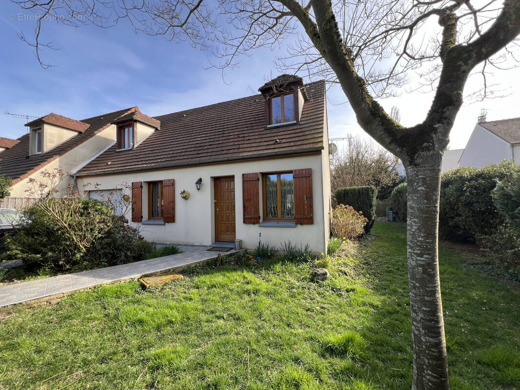 Maison à LOUVRES