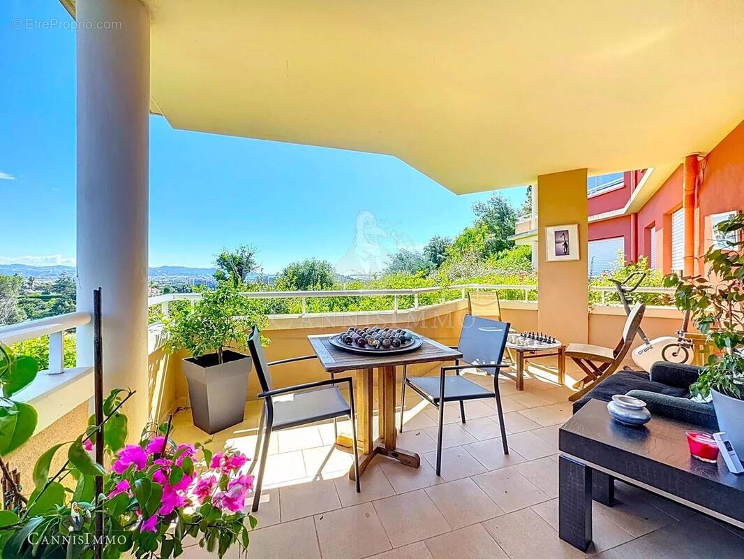Appartement à MANDELIEU-LA-NAPOULE