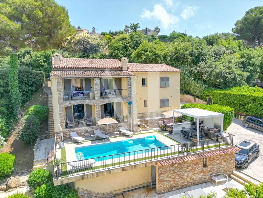 Maison à VALLAURIS