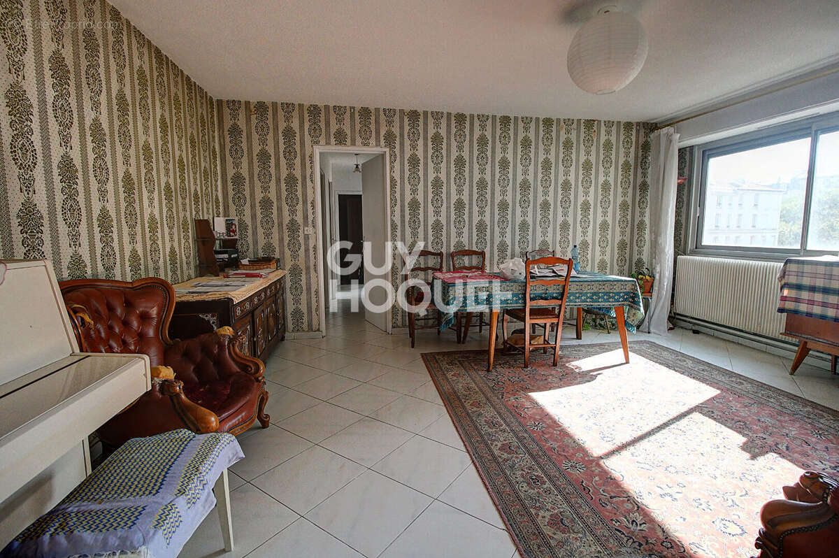 Appartement à PARIS-20E